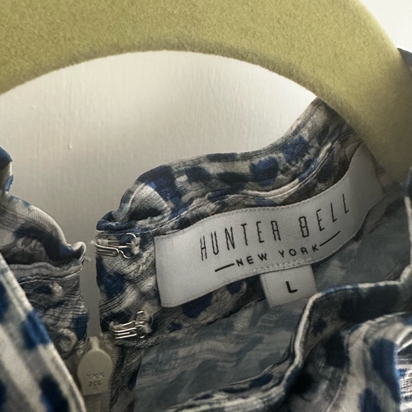 Hunter Bell Mock Neck Top Size Large - Picture 2 of 2